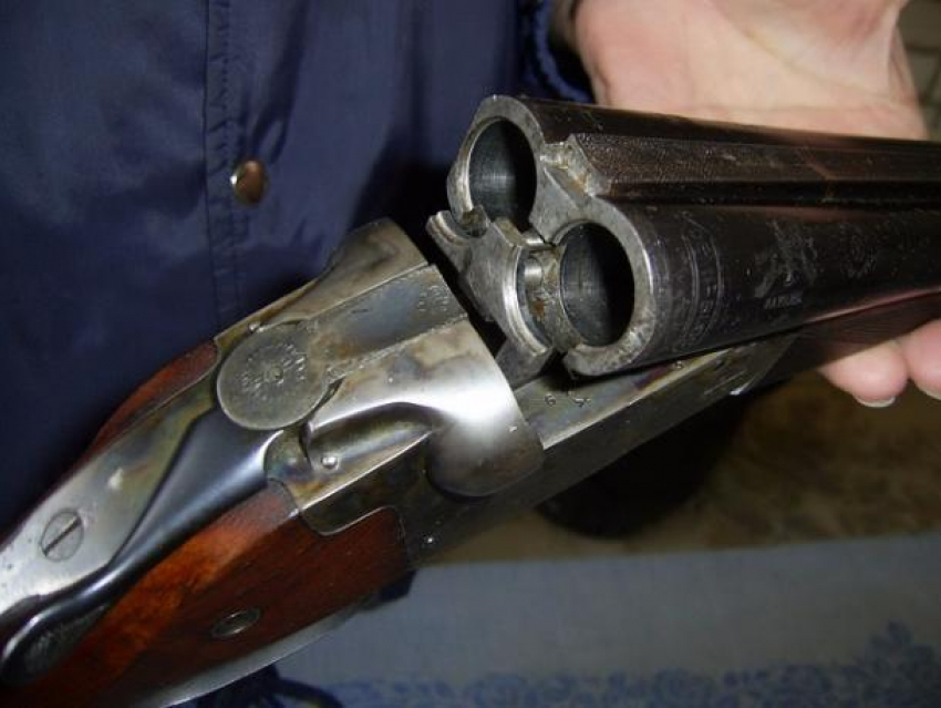 Житель Кагальницкого района после попойки с другом выстрелил ему в грудь из охотничьего ружья