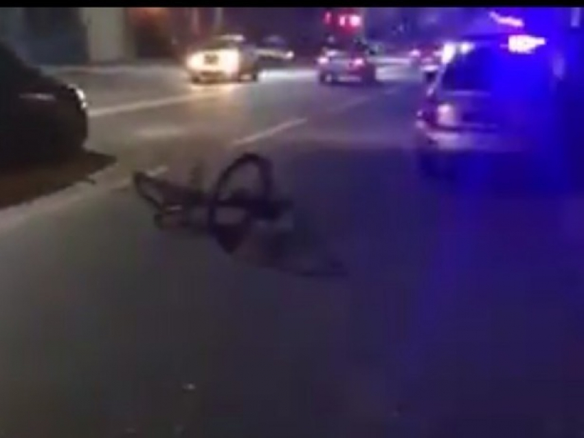 На центральной улице Ростова жестко был сбит велосипедист