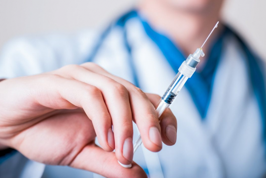 Власти Ростовской области потратят 15 миллионов рублей на вакцину против коронавируса