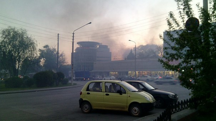 Сельмаш заволокло дымом из-за пожара 