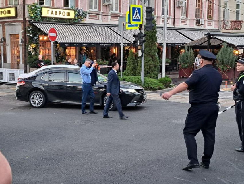 Власти Ростова-на-Дону ввели режим ЧС на месте падения беспилотника