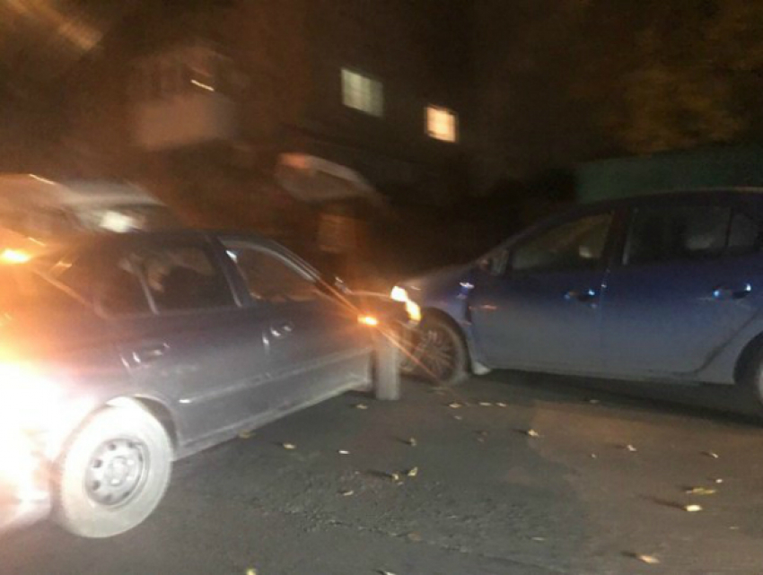 Двое мужчин пострадали в ДТП с неудачным разворотом иномарки в ЗЖМ Ростова