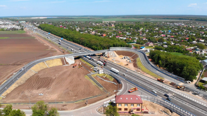 На трассе М-4 «Дон» в Ростовской области открыли движение для транспорта по новому путепроводу
