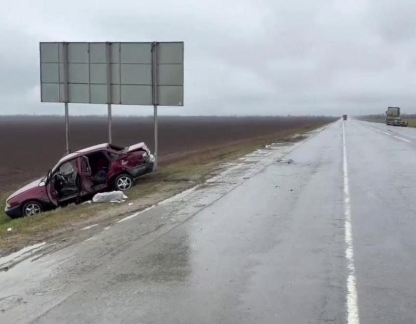Мать с ребенком пострадали в аварии в Ростовской области