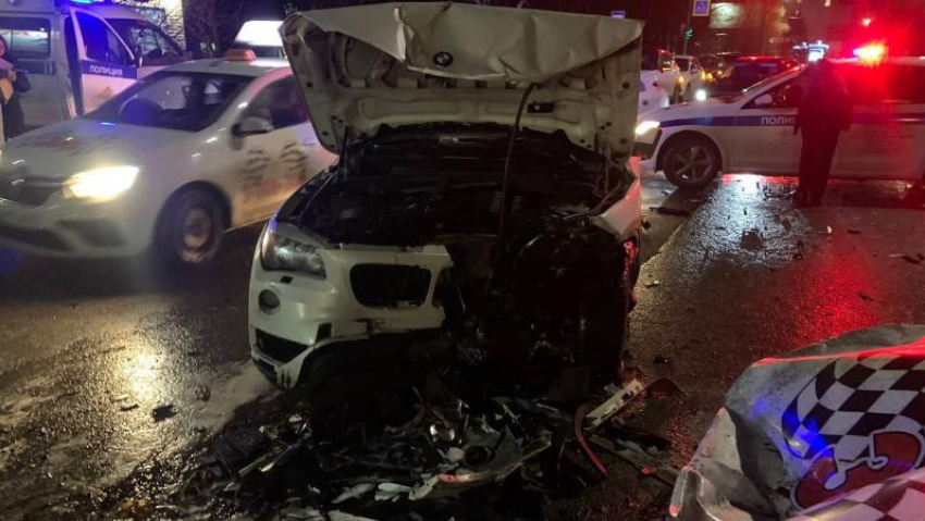 Водитель такси в Ростове погиб в массовом ДТП
