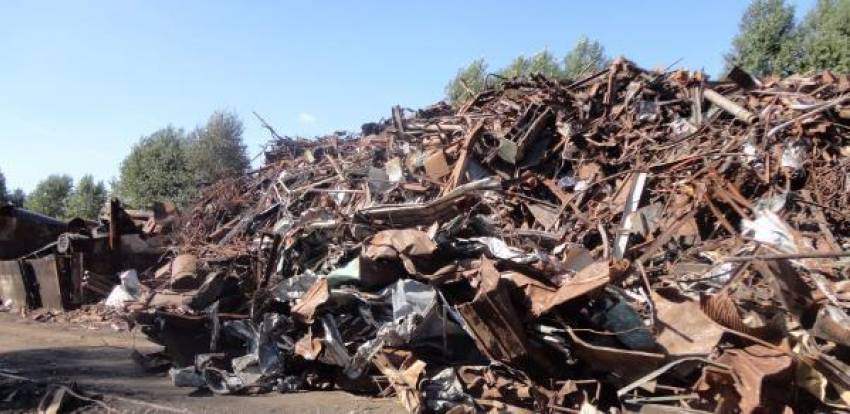 Наглый покупатель украл «жигули» и сдал их в металлолом