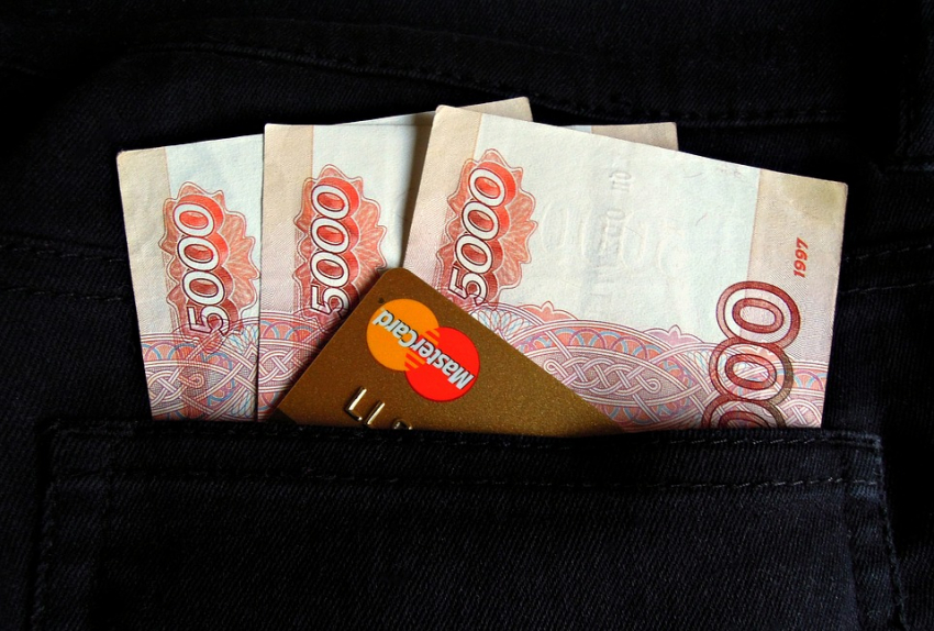 «Я вам еще и приплачу»: зарплатные ожидания ростовчан оказались на четверть меньше, чем у других россиян