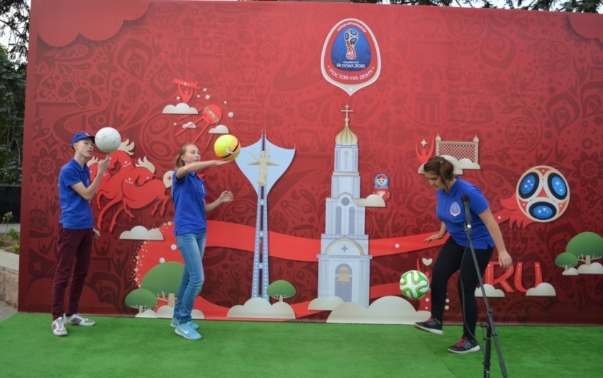 День волонтера ЧМ-2018 отметили 250 школьников