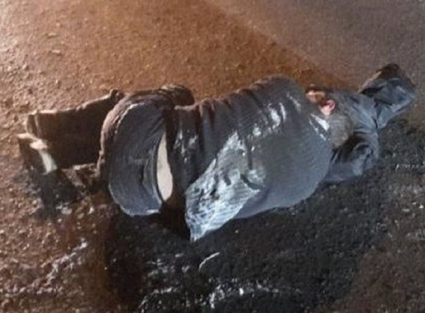 Лежавшего на трассе Шахты - Цимлянск мужчину насмерть переехала «Лада-Гранта"