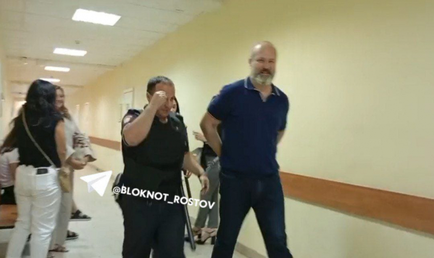 В Ростове экс-министра Кушнарева на очередное заседание доставили с опозданием