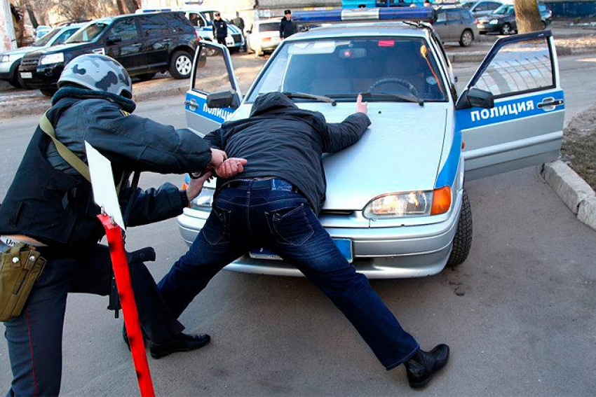 На жд-вокзале в Ростовской области задержали наркокурьера