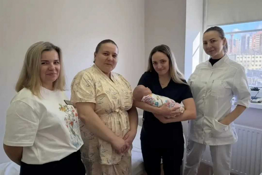 Ростовские врачи выходили новорождённую весом 580 граммов