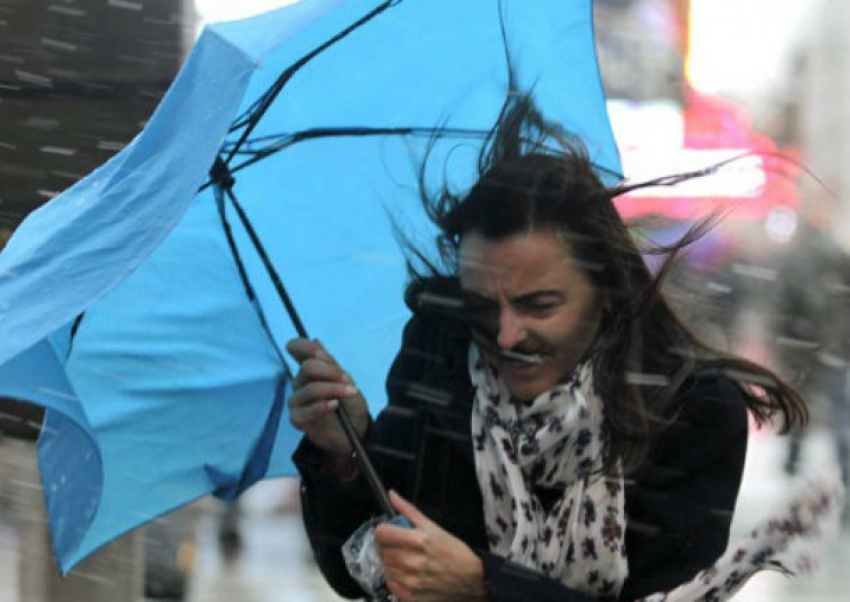 Опасные ливни с сильным ветром и похолоданием обрушатся на жителей Ростова