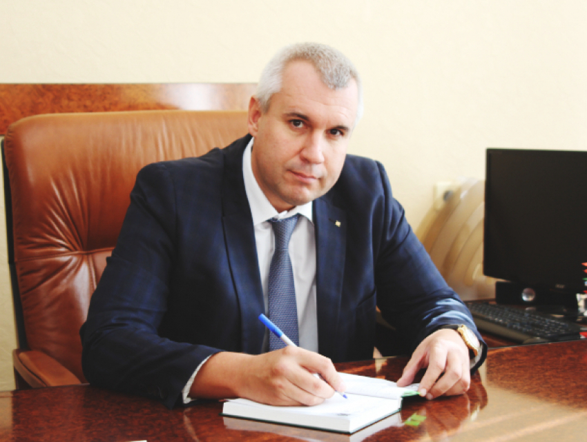 Первого заместителя главы администрации Новочеркасска поймали на взятке