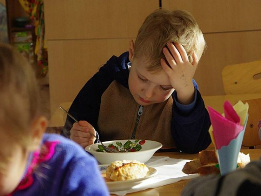 Опасной говядиной кормили воспитанников детского сада в Ростовской области