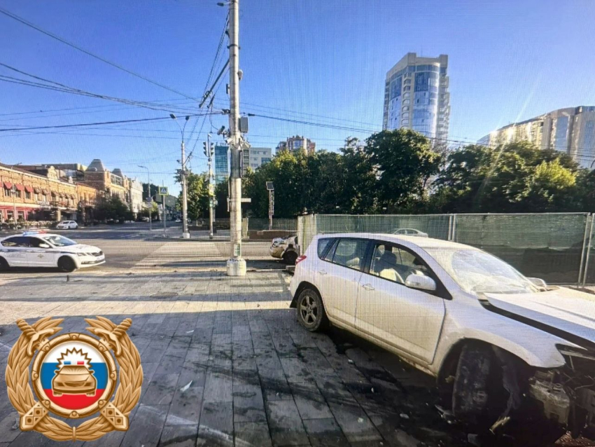 Пожилой водитель погиб после аварии на Большой Садовой у музтеатра в Ростове