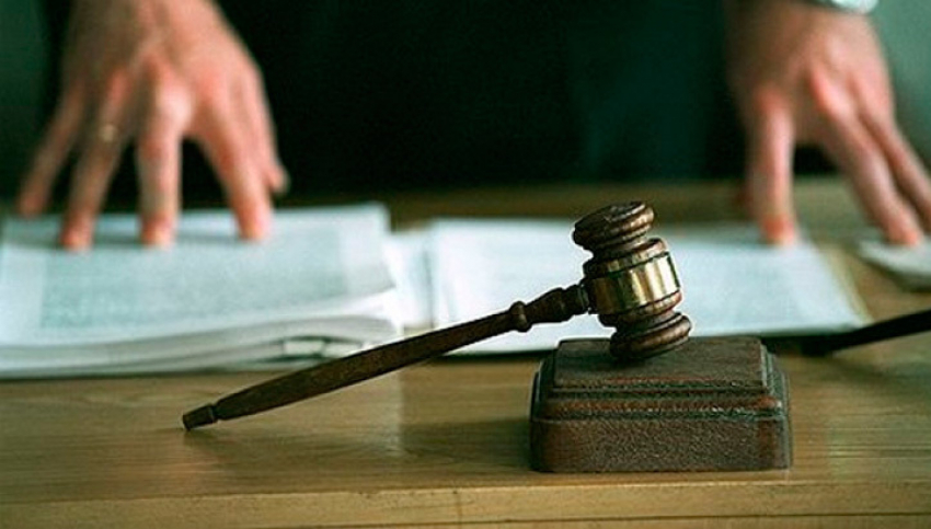 Дончанин отработает 400 часов за оскорбление судьи