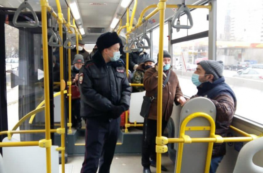 В Ростове 500 автобусов сняли с линии за нарушения масочного режима