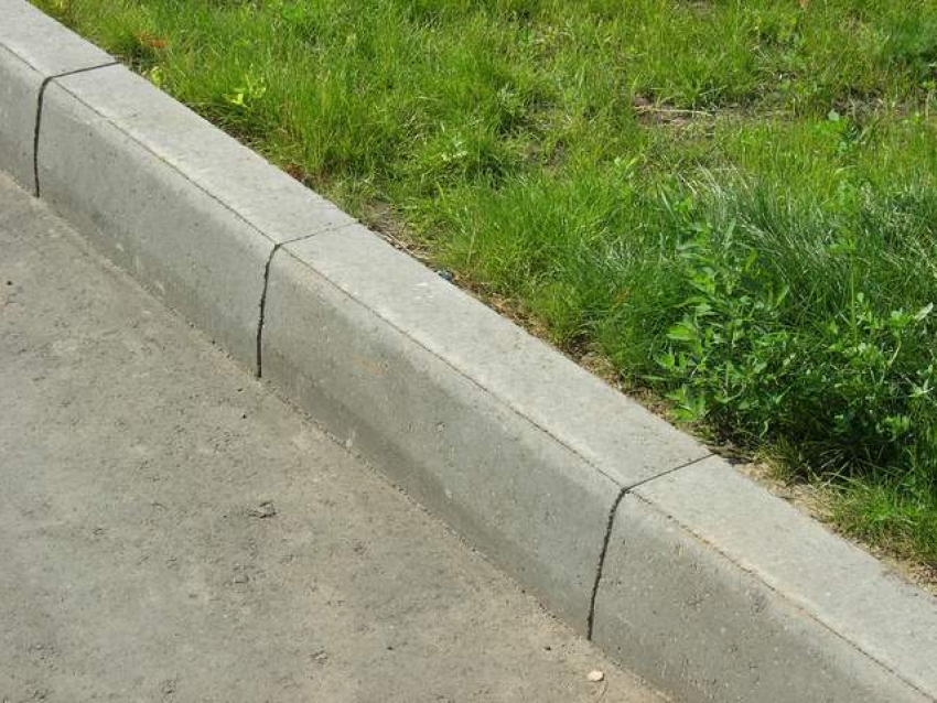 Добычей вора из Ростовской области стали 60 поребриков  