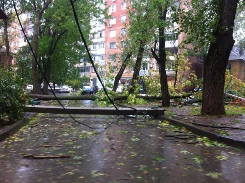 В Ростовской области из-за ЧС более 120 населенных пунктов остаются без света