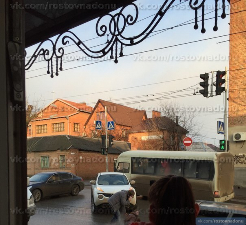 Ростовский водитель сбил женщину на пешеходном переходе