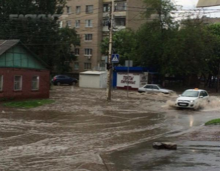 Вместо создания ливневок в Ростове для борьбы с потопами во время дождя  закупят перекачивающий комплекс