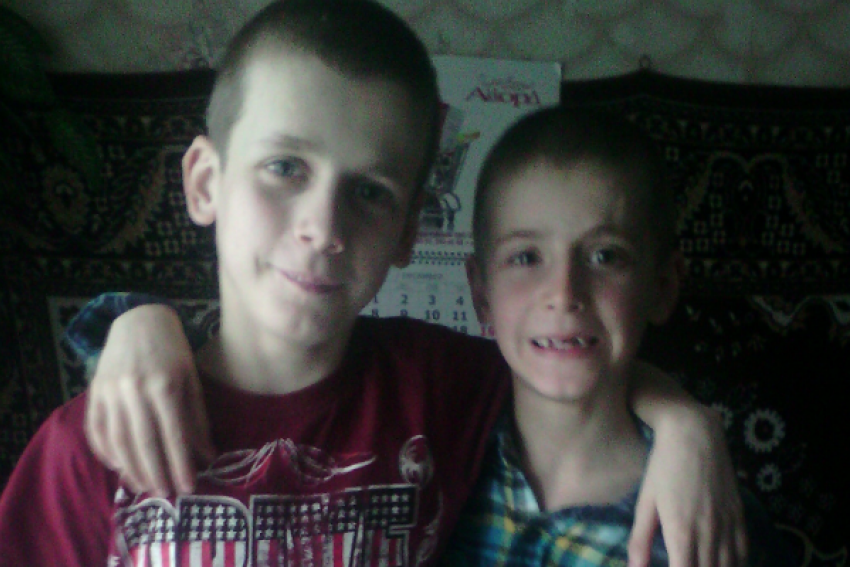 Маленькие  братья из Новочеркасска стали попрошайками, чтобы погасить долги по коммуналке 