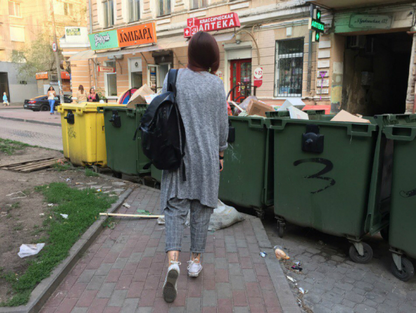 В мусорном тупике оказались ростовчане на центральной улице города