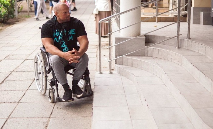 Кандидат в депутаты Госдумы от партии «Новые люди» Сергей Карнаухов посетил Шахты в рамках мотивационного велопробега