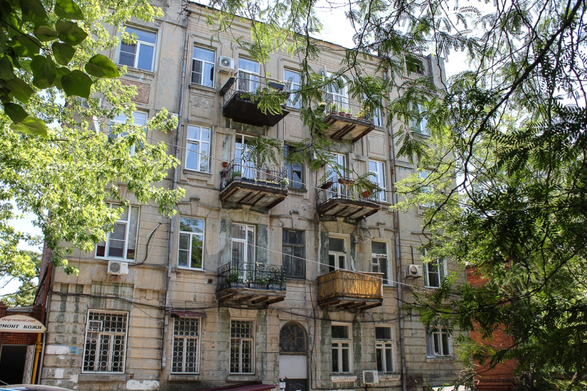 Власти готовы выделить 39 млн рублей на ремонт десяти домов в центре Ростова