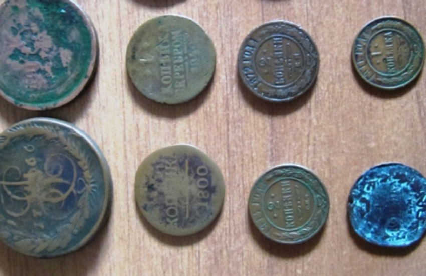 В Ростовской области таможенники задержали украинца с коллекцией монет и банкнот 18 и 19 века
