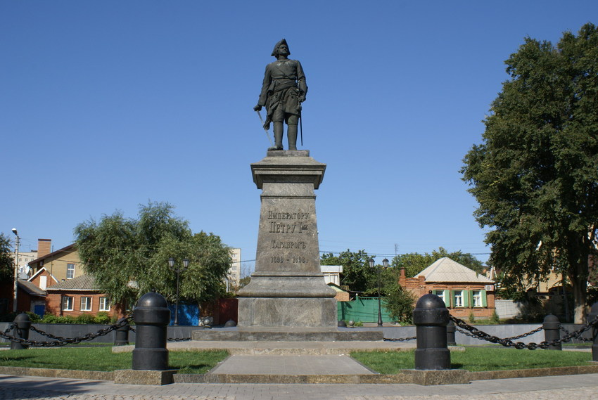 Памятник Петру Первому в Таганроге.jpg