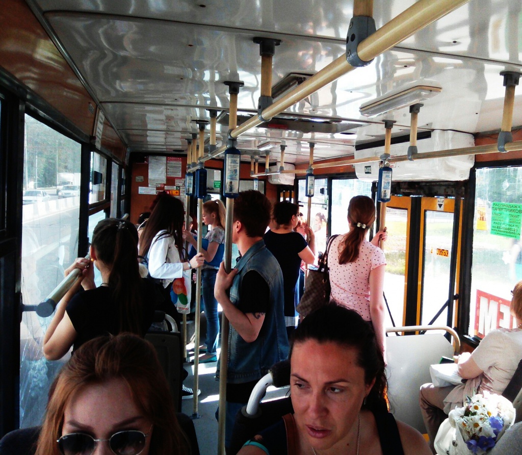 women.stand.rostov2.jpg women.stand.rostov2.jpg