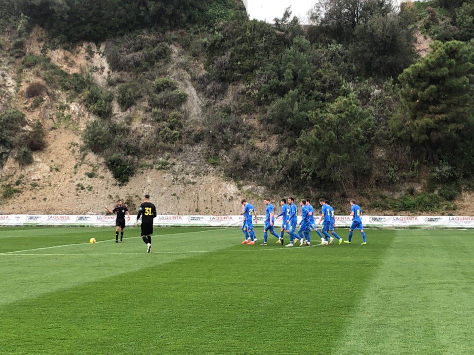 Закончили зимние сборы на позитивной ноте. Фото: пресс-служба ФК «Ростов» DzssfB4X0AA0z-u.jpg