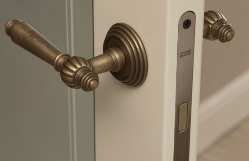 Цены на брендовую фурнитуру кусаются, и снова на помощь приходит Avito.jpg