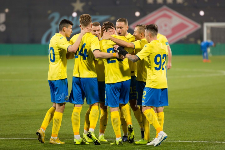 Команда празднует гол в ворота «Спартака». Фото: пресс-служба ФК «Ростов» гол спартаку.jpg