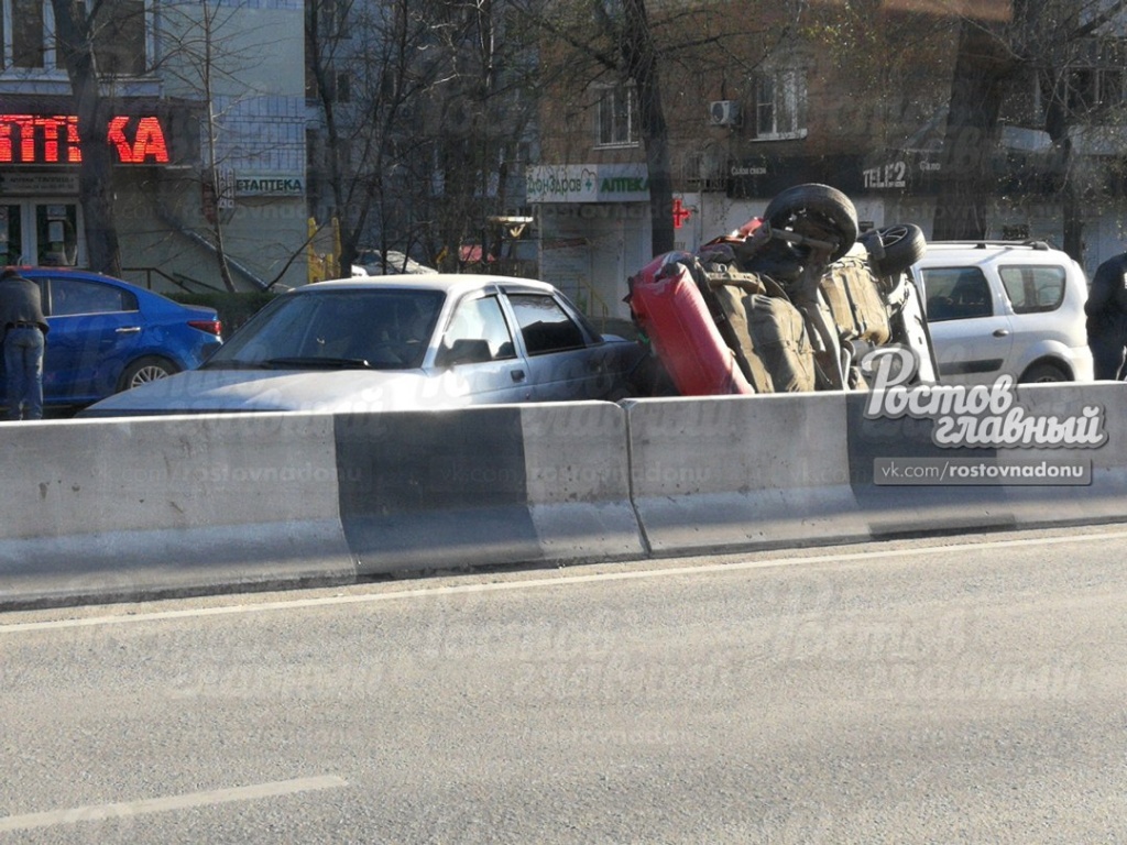 Погоня за пьяным водителем BMW в Ростове обернулась зрелищным боевиком с  перевернутой машиной